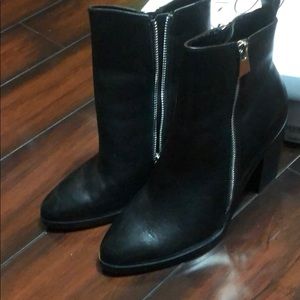 Steve Madden Tasha boots in excellent condition